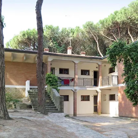 Spacious Flat In Rosolina For Your شقة