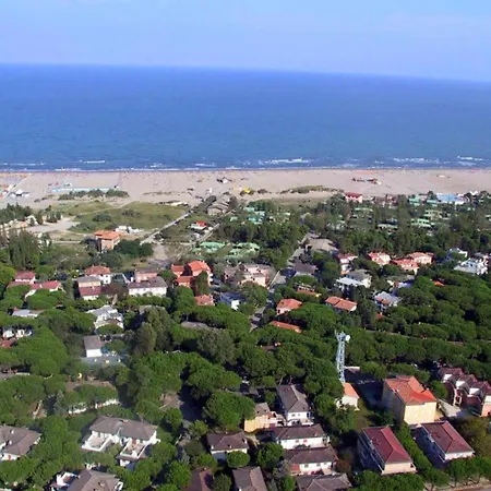 Апартаменты Spacious Flat In Rosolina For Your *